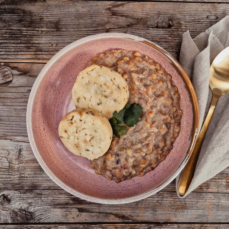 Linsen mit Speck und Knödel